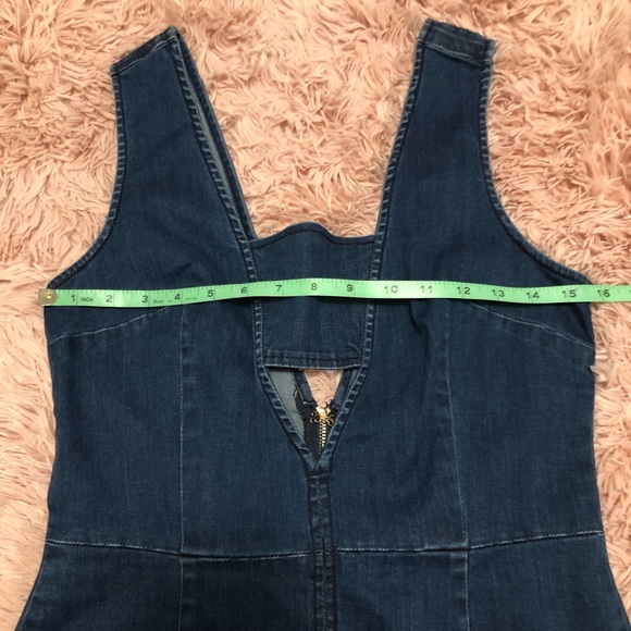 Bebe Dress Denim Sleeveless Mini Size 10 Blue Cutout V-Back - Picture 7 of 15